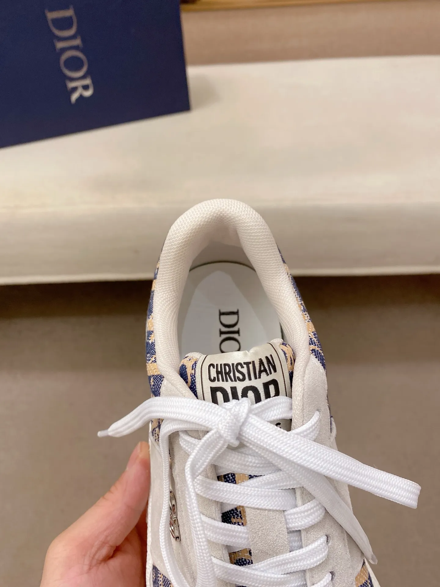 Men's shoes💰 462💰🇮🇹🇮🇹Dior d The new model is on sale at the same time at the counter. The upper 🇮🇹 is imported Italian first-layer cowhide, and the lining is fully imported sheepskin 💪💪. It is a complete 1⃣️ to 1⃣️ replica 🇮🇹💪💪, ⚠ Sole: The original sole is specially provided by the original factory. The exclusive movable molded sole is super comfortable. ⚠Original factory single goods, 🔍🔍high quality, you can enter and leave the counter at will, welcome to compare⚠. Code number: 38-44. Can be customized 45-46